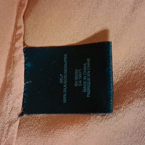 Tibi Orange V Neck Long Sleeve Pleated Asymmetrical Hem 100% Silk Top Size 8 - Picture 7 of 8